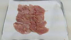 Chicken breast: 15 g slices